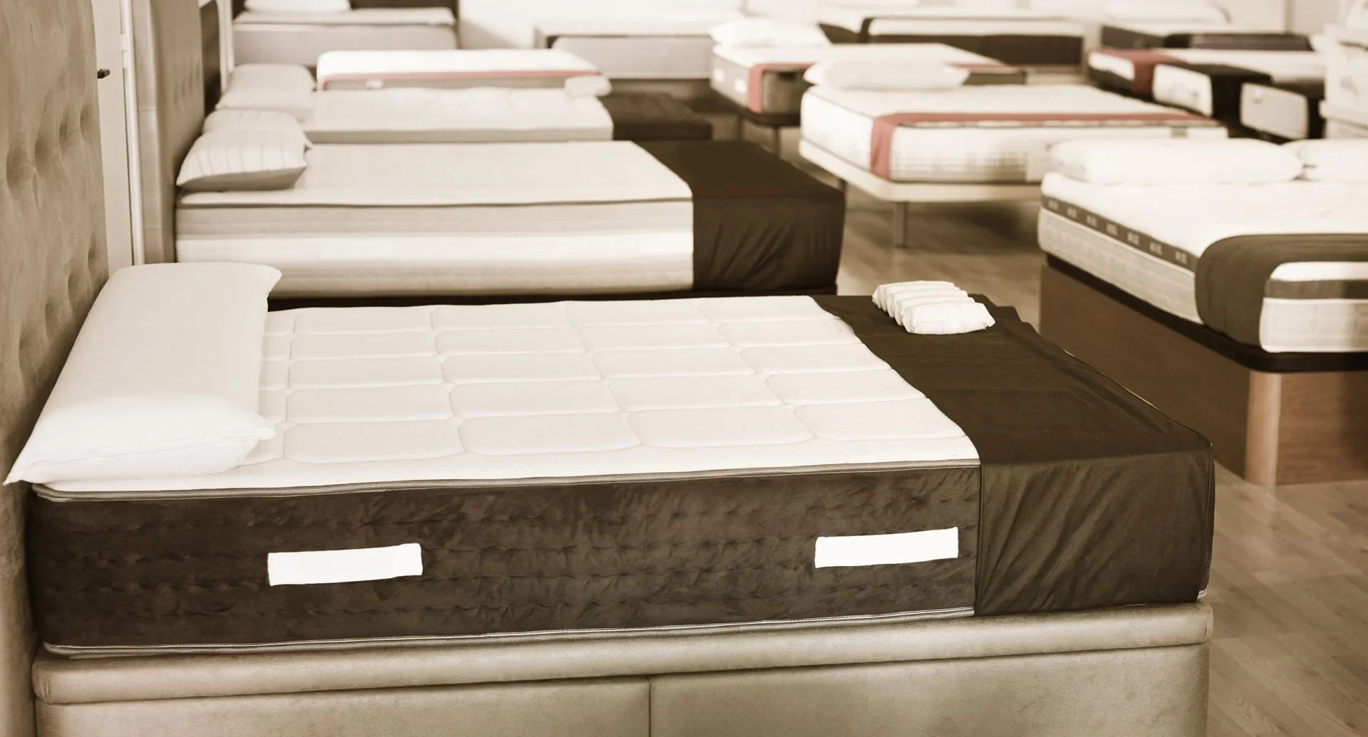 Looking for Full Mattresses or Hybrid Mattress in Rochester NY?